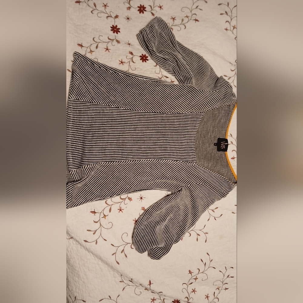 W5 Brand 3/4 Sleeve Top Size M